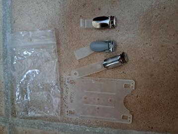Pashouder met clips NIEUW GRATIS beschikbaar voor biedingen