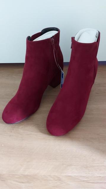 Mooie nieuwe enkellaarzen van Nova maat 39 bordeauxrood beschikbaar voor biedingen