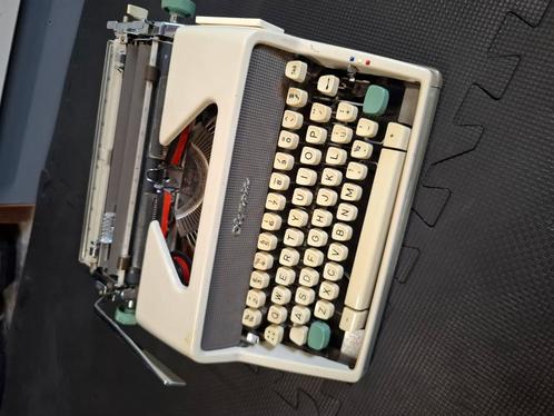 Mooie en werkende Olympia de Luxe typemachine met koffer, Diversen, Typemachines, Gebruikt, Ophalen