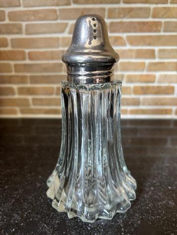 Vintage glazen suikerstrooier met verzilverde dop. II  beschikbaar voor biedingen
