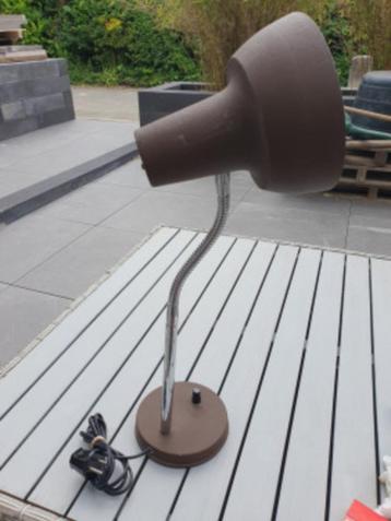 Prachtige vintage jaren 60 bruine metalen Tafel/bureaulamp.. beschikbaar voor biedingen