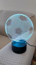 Cadeautip, nieuw: Prachtige 3D illusion lamp voetbal, Huis en Inrichting, Ophalen of Verzenden, Nieuw