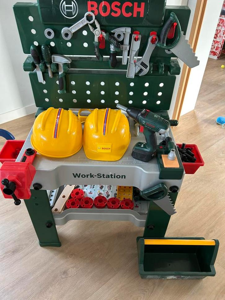 Bosch kinderwerkbank met veel accesoires, Kinderen en Baby's, Speelgoed | Speeltafels, Zo goed als nieuw, Ophalen