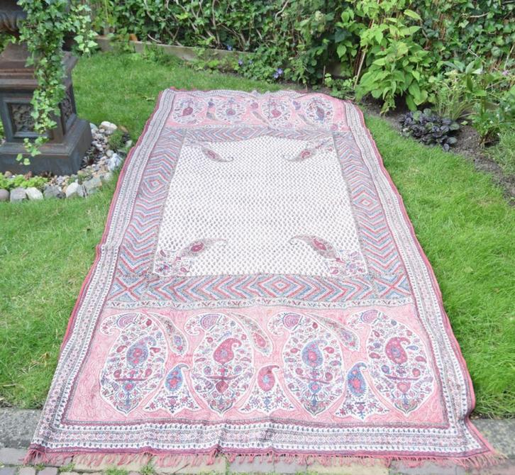 Een antieke 19e eeuwse, handbedrukte kalamkari/kalmikari, Antiek en Kunst, Antiek | Kleding en Accessoires, Dames, Verzenden