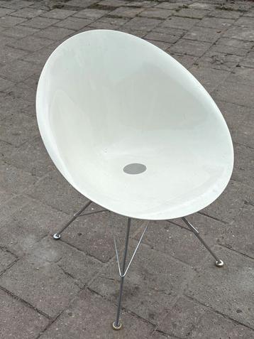 Witte Design Stoel - Gebruikt beschikbaar voor biedingen