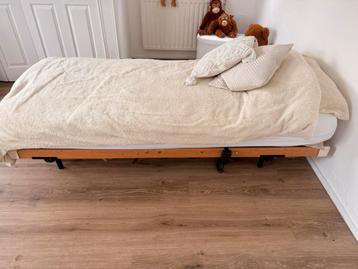 Elektrisch bed 80x200 met matras beschikbaar voor biedingen