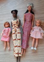 Partij oude Barbies met kleertjes en schoenen, Ophalen of Verzenden, Gebruikt, Fashion Doll