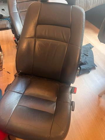 Volvo v40 leren stoelen beschikbaar voor biedingen