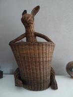 Leuke oude rieten gevlochten kangaroo uit een winkel., Ophalen of Verzenden