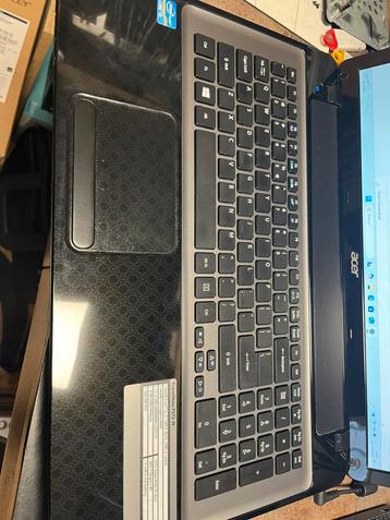 ACER Travelmate P273 in bijzonder mooie staat beschikbaar voor biedingen