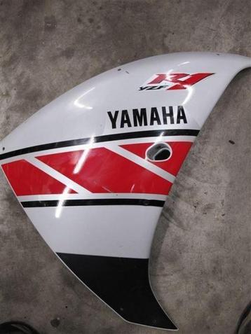Yamaha R1 rechter zijkuip model 2011 in de anniversary kleur beschikbaar voor biedingen