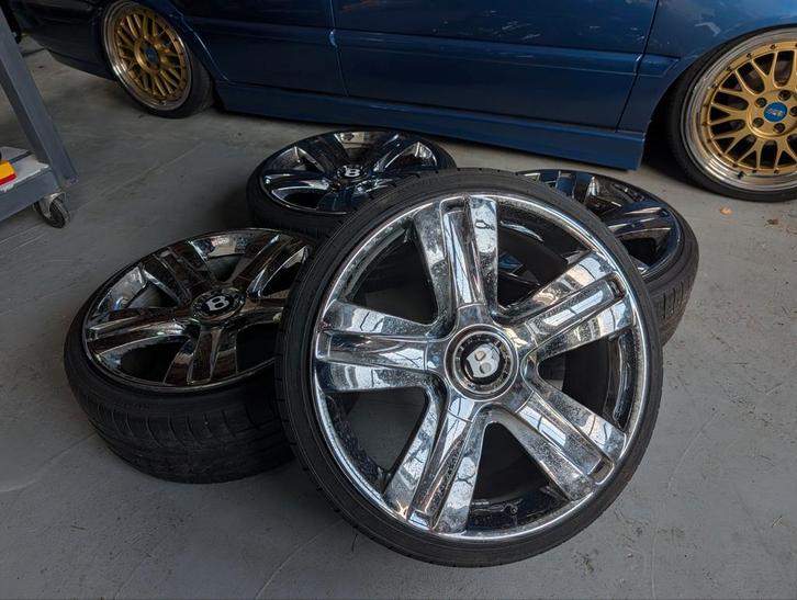 Te Koop 19' Bentley Continental Gt Gtc, Auto-onderdelen, Banden en Velgen, Banden en Velgen, Zomerbanden, 19 inch, 215 mm, Personenwagen