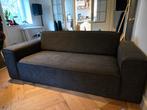 Donkergrijze 2-zits stoffen bank, Ophalen, Tweepersoons, 75 tot 100 cm, Zo goed als nieuw