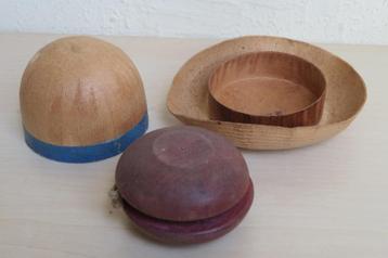 Vintage houten jojo in houten bolhoedje. Uit Oostenrijk beschikbaar voor biedingen