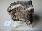 Mooi stuk met Kwarts/Calciet Kristallen op Bazalt.nr 2, Verzenden, Mineraal