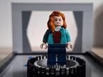 LEGO  Jurassic World - minifiguur - Claire Dearing -  jw079, Ophalen of Verzenden, Zo goed als nieuw, Losse stenen, Lego