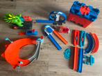 Hot wheels trackbuilder, driftbaan, looping, en triceratops, Ophalen, Zo goed als nieuw, Handmatig, Hot Wheels