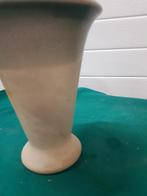 bloempot in vaasvorm, Tuin en Terras, Bloempotten, Ophalen of Verzenden, 'T Olde Gre-j, Info@toldegrej.nl, Endepoelstraat 20f Didam