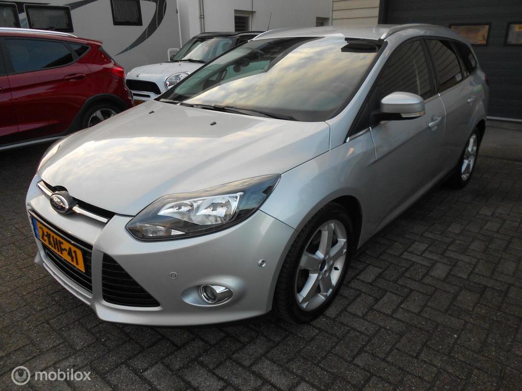 Ford Focus Wagon 1.6 EcoBoost Titanium Trekhaak PDC V+A, Gebruikt, Zwart, 4 cilinders, 150 pk