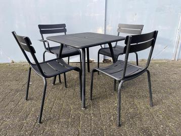 Aluminium terrasset beschikbaar voor biedingen