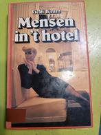 Mensen in 't hotel - Vicki Baum, Boeken, Romans, Ophalen of Verzenden