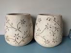 2 Witte Bloempotten met Bloem Design, Tuin en Terras, Bloempotten, Ophalen, Gebruikt, Rond, Binnen