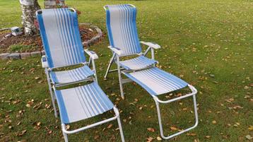 2 stoelen met 2 hockers beschikbaar voor biedingen