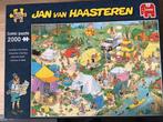 Jan van Haasteren puzzel. Kamperen in het bos. 2000 stukjes, Nieuw, Ophalen of Verzenden, Legpuzzel, Meer dan 1500 stukjes