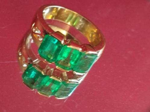 Gouden ring met 3 smaragden 3,00kt, certificaat ALGT, Sieraden, Tassen en Uiterlijk, Ringen, Zo goed als nieuw, Dame of Heer, Goud