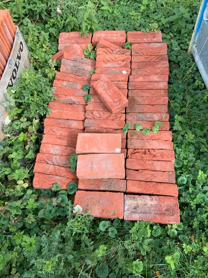 60 Rode Metselstenen AFM 21x10x5, Doe-het-zelf en Verbouw, Metselstenen, Gebruikt, Bakstenen, Ophalen