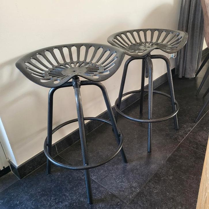 Metalen Barkrukken met Tractorzitting - Verstelbaar, Huis en Inrichting, Barkrukken, Ophalen