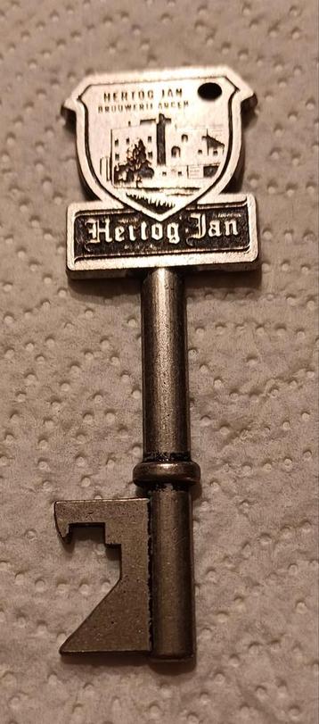 Hertog Jan flessenopener kan aan de sleuelhanger beschikbaar voor biedingen
