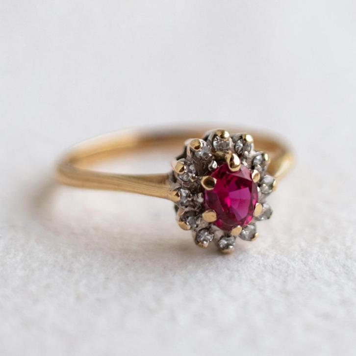 Vintage 9K gouden cluster ring met Robijn & Diamant - 16,25, Sieraden, Tassen en Uiterlijk, Ringen, Zo goed als nieuw, Dame, Kleiner dan 17