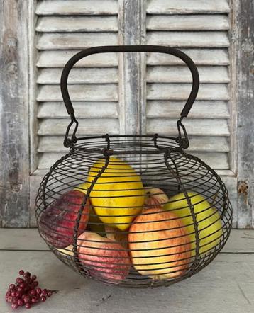 Brocante fer de fil eiermand draadmand beschikbaar voor biedingen
