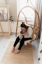 Rotan Hangstoel - Stijlvol en Comfortabel, Huis en Inrichting, Stoelen, Ophalen, Zo goed als nieuw, Riet of Rotan