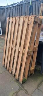 Twee houten pallets, Ophalen