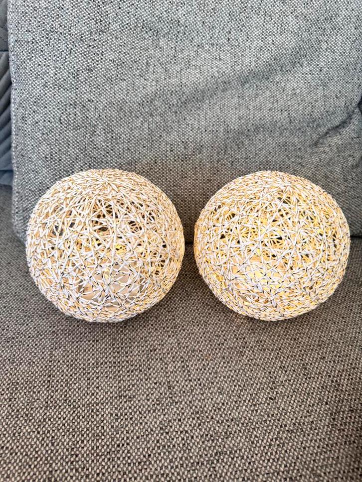 2 lichtbollen voor decoratie, Huis en Inrichting, Woonaccessoires | Overige, Zo goed als nieuw, Ophalen of Verzenden