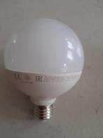 Led lamp. Grote lamp (bol) en grote fitting, Led-lamp, Minder dan 30 watt, Zo goed als nieuw, E27 (groot)