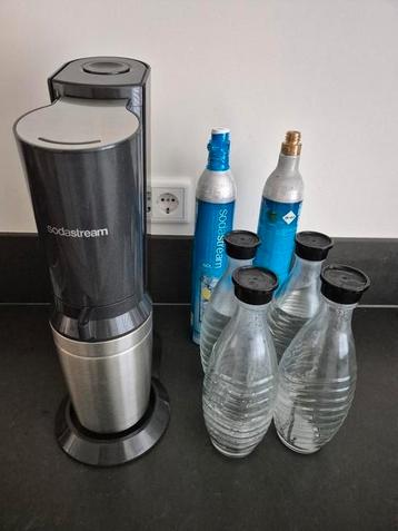 Sodastream 4 glazen flessen 2 cilinders beschikbaar voor biedingen