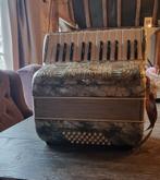 Italiaanse 32 bas accordeon in prima staat compleet, Ophalen of Verzenden