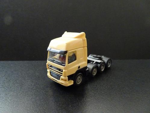 524 herpa daf cf 4-as trekker verkleurd 1:87 truck trein, Hobby en Vrije tijd, Modelauto's | 1:87, Gebruikt, Bus of Vrachtwagen