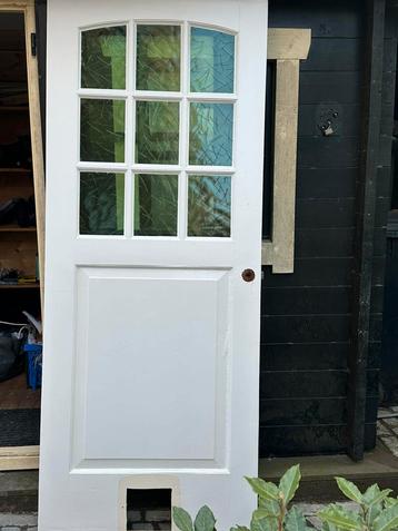 Binnendeur (219x82 cm) met groen jaren ‘70 glas beschikbaar voor biedingen