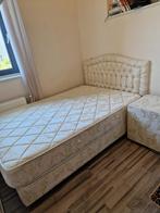 Boxspring 140cm, Tweepersoons, Zo goed als nieuw, 200 cm, Stof