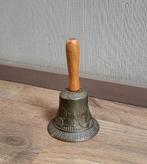 Oude messing / koperen handbel met houten handvat., Antiek en Kunst, Ophalen of Verzenden