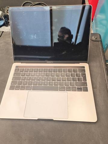 MacBook Pro 13 inch helemaal gaaf.... beschikbaar voor biedingen