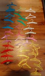 40 kleerhangertjes voor barbie, Ophalen of Verzenden, Barbie