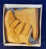 Sneakers met sleehak. Maat 39., Geel, Ophalen of Verzenden, March23, Sneakers of Gympen