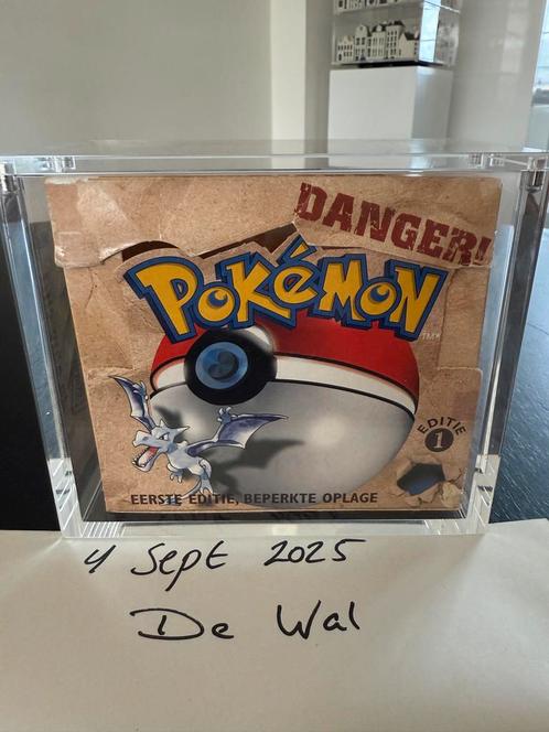 Pokemon Fossil Boosterbox Leeg 1e Editie + Acrylic Case, Hobby en Vrije tijd, Verzamelkaartspellen | Pokémon, Gebruikt, Boosterbox