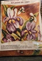 Kruissteek kussen Orchidea Iris, Hobby en Vrije tijd, Ophalen of Verzenden, Nieuw, Handborduren, Borduurpakket