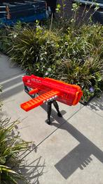 Nerf mega accustrike incl 5 darts, Ophalen of Verzenden, Zo goed als nieuw